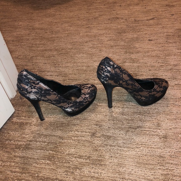 Call it Spring Pumps - Picture 2 of 4